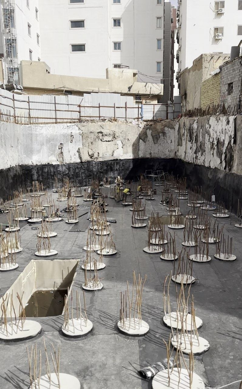 العزل المائي للأساسات والمنشآت تحت مستوى الأرض (Below-Grade Waterproofing)